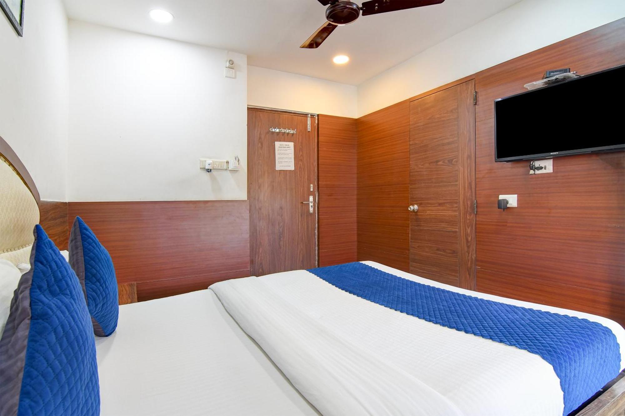 Hotel Q Inn Calcutta Extérieur photo