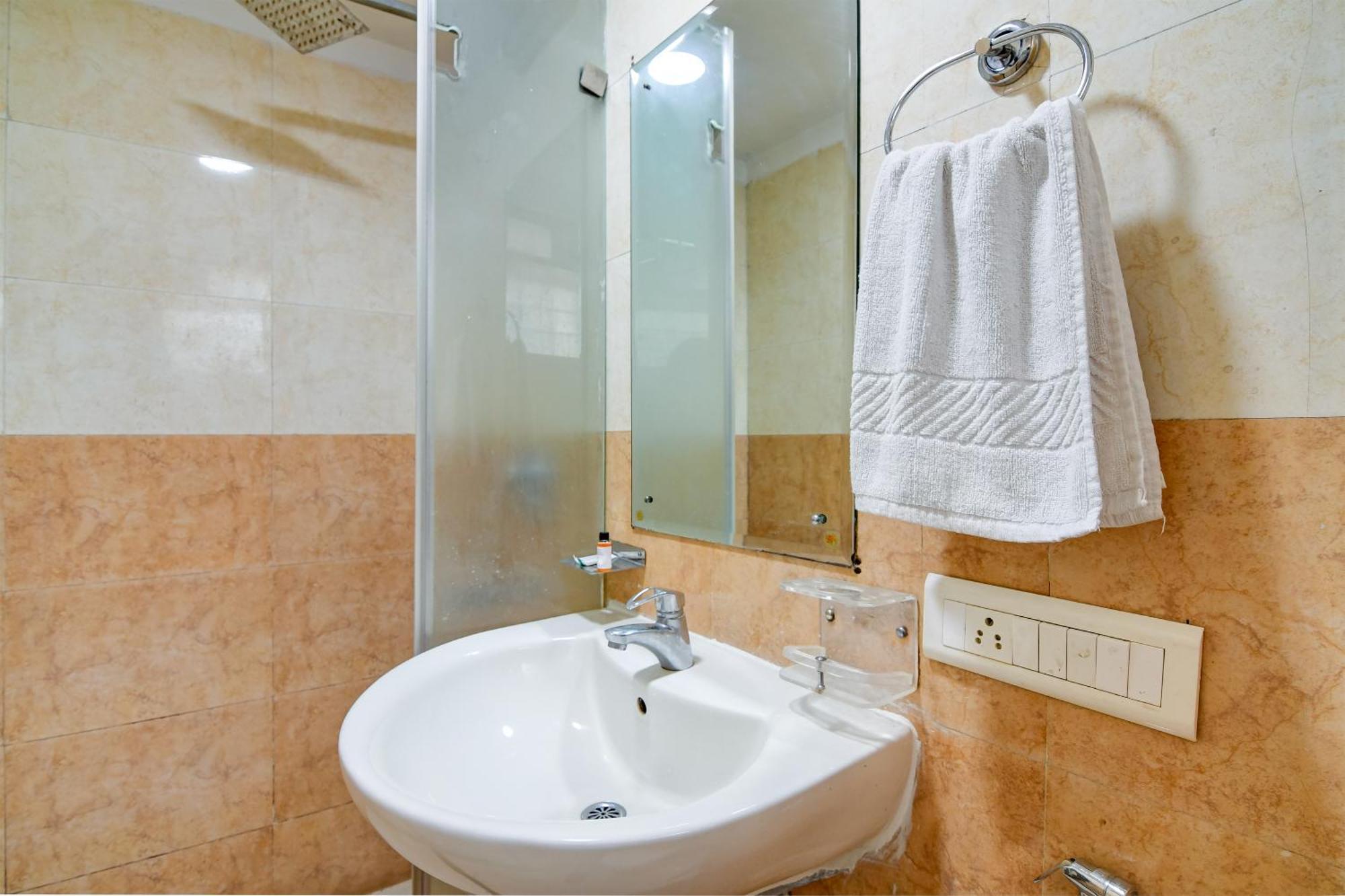Hotel Q Inn Calcutta Extérieur photo