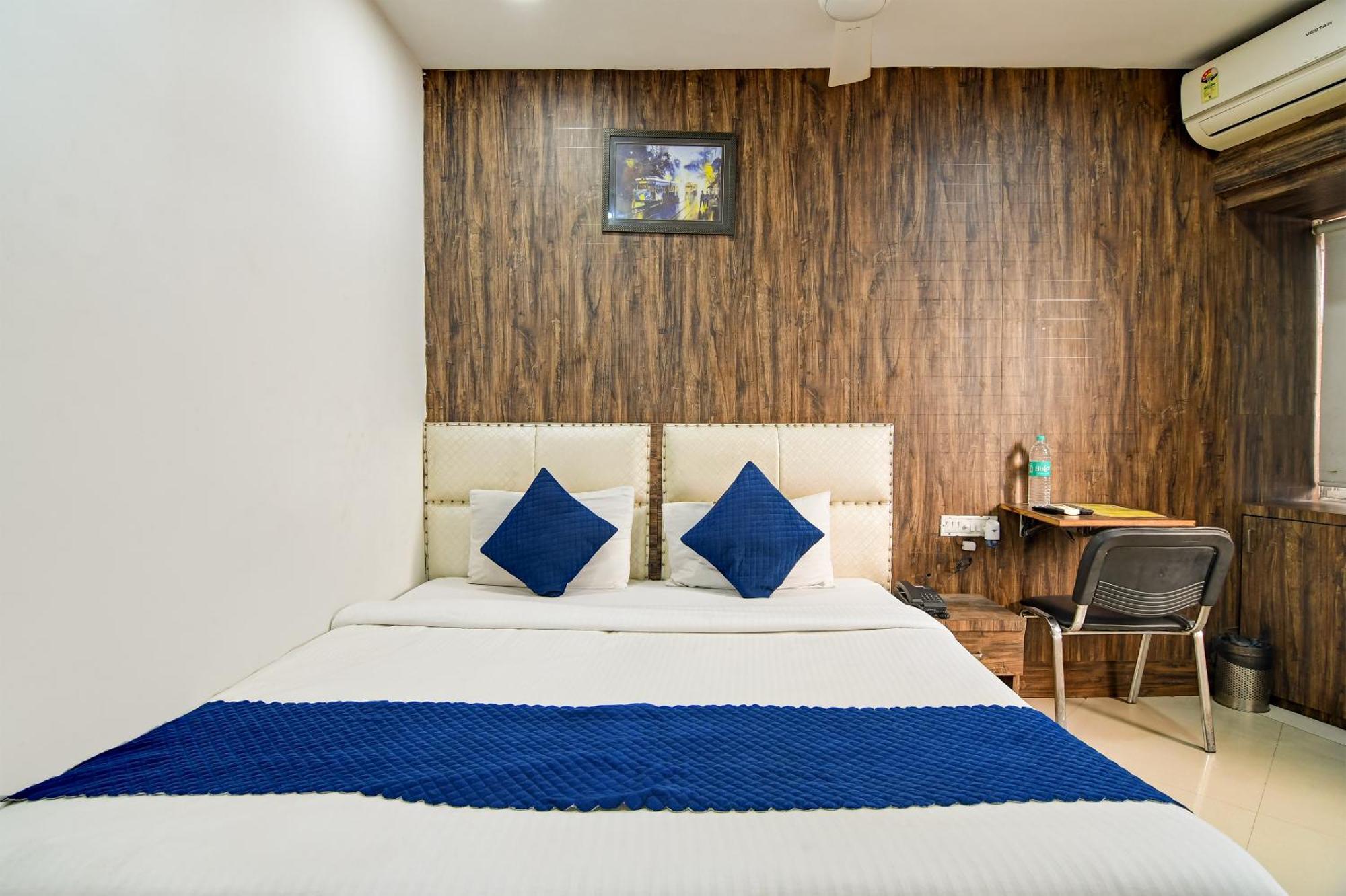 Hotel Q Inn Calcutta Extérieur photo