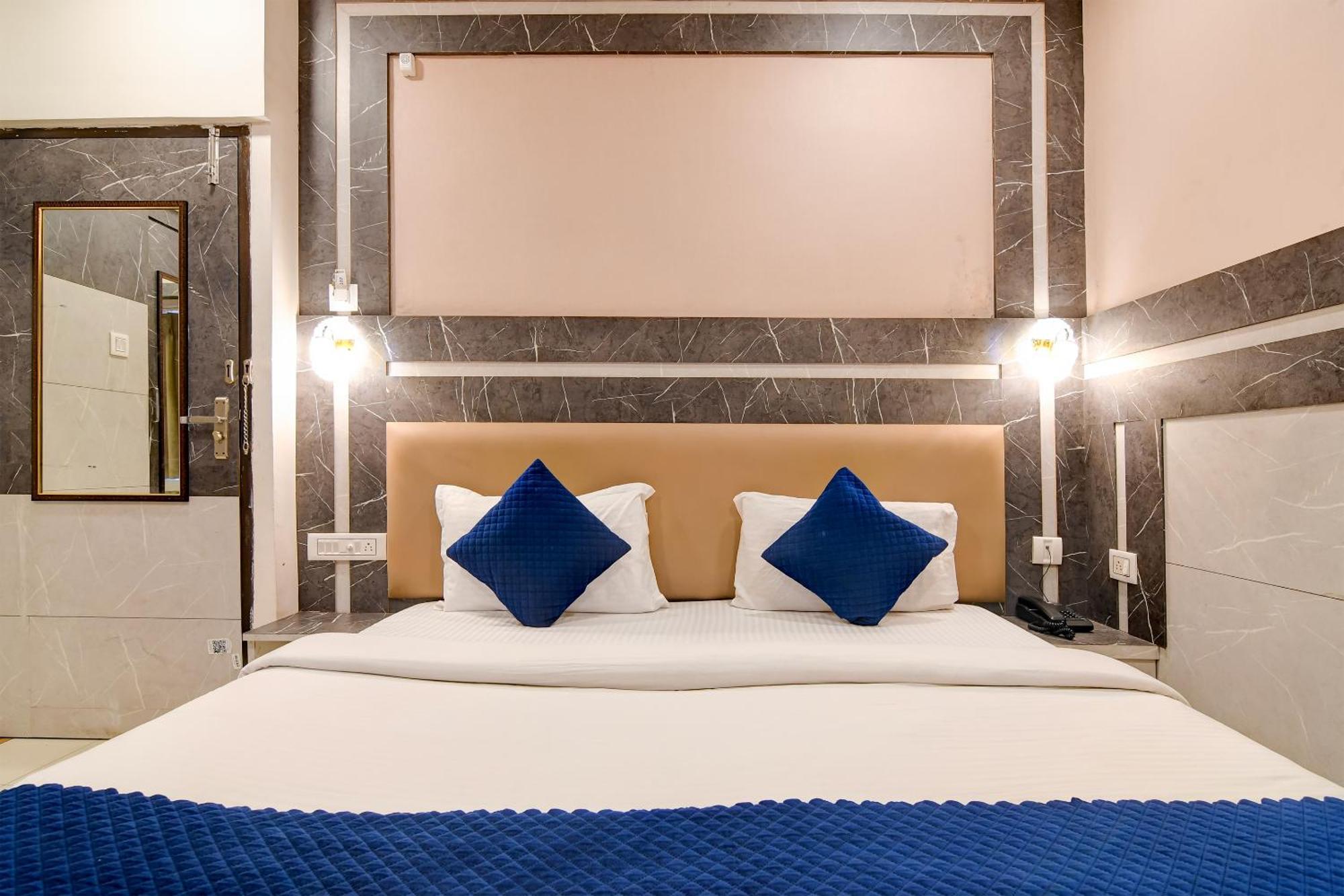 Hotel Q Inn Calcutta Extérieur photo